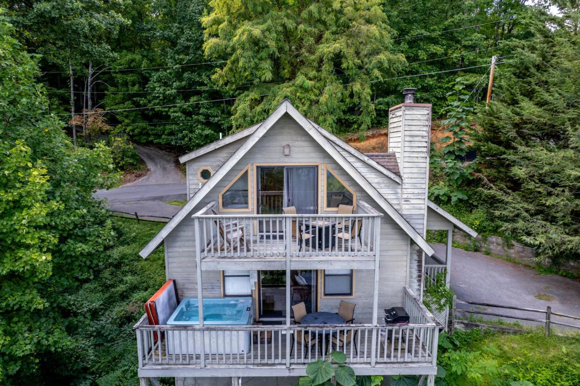 Holly Tree Cabin 936 Гатлинбург Экстерьер фото